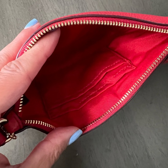 Coach Wristlet in beautiful red/ orange/ papaya - Picture 6 of 6